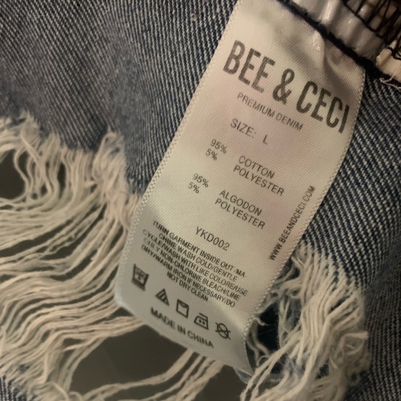 BEE & CECI Distressed Denim/Jean’s Jacket.Enjoy the summer with this nice jacket - Picture 5 of 6
